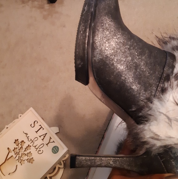 Boots - Picture 7 of 7